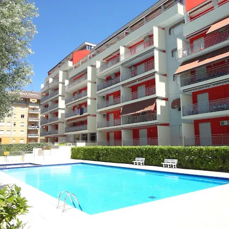 Great Flat With Shared Pool For Six Guests-beahost Apartman Caorle
