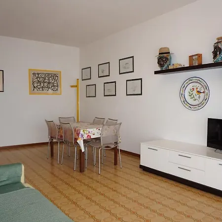 Great Flat With Shared Pool For Six Guests-beahost Appartamento *